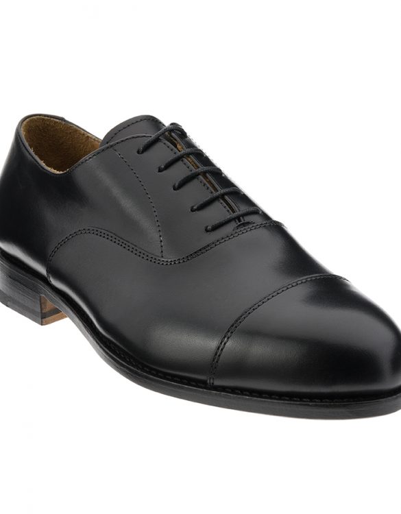 Zapato Oxford lateral color oscuro