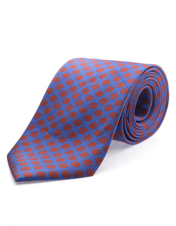 Corbata nube azul doblada