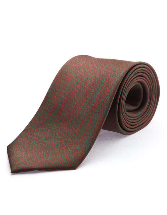 Corbata grecas verde y roja doblada